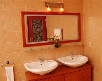 Spanhoek Boutique Hotel Парамарибо Екстериор снимка